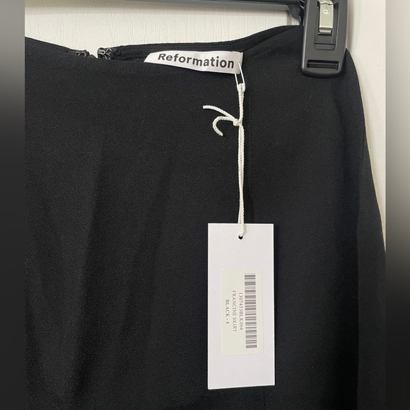 Reformation Francine Skirt - Picture 2 of 5